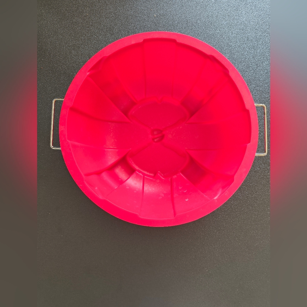 Holiday Silicone Bakeware Set With Racks - Picture 8 of 16